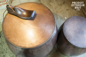 Originale forme de tonneau pour ces tables en métal- P.I.B.