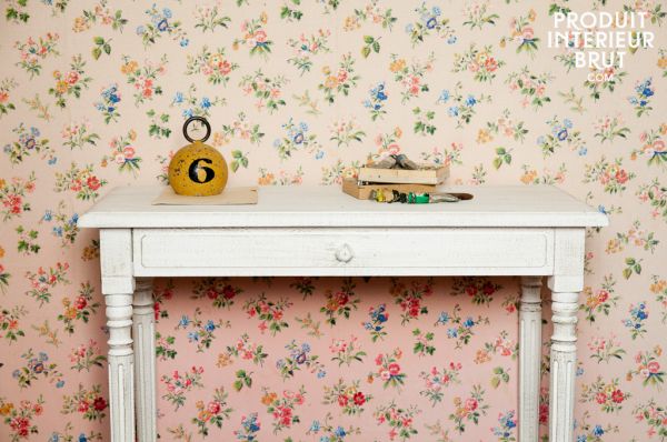 Patterned wallpaper is a big component of shabby chic decor