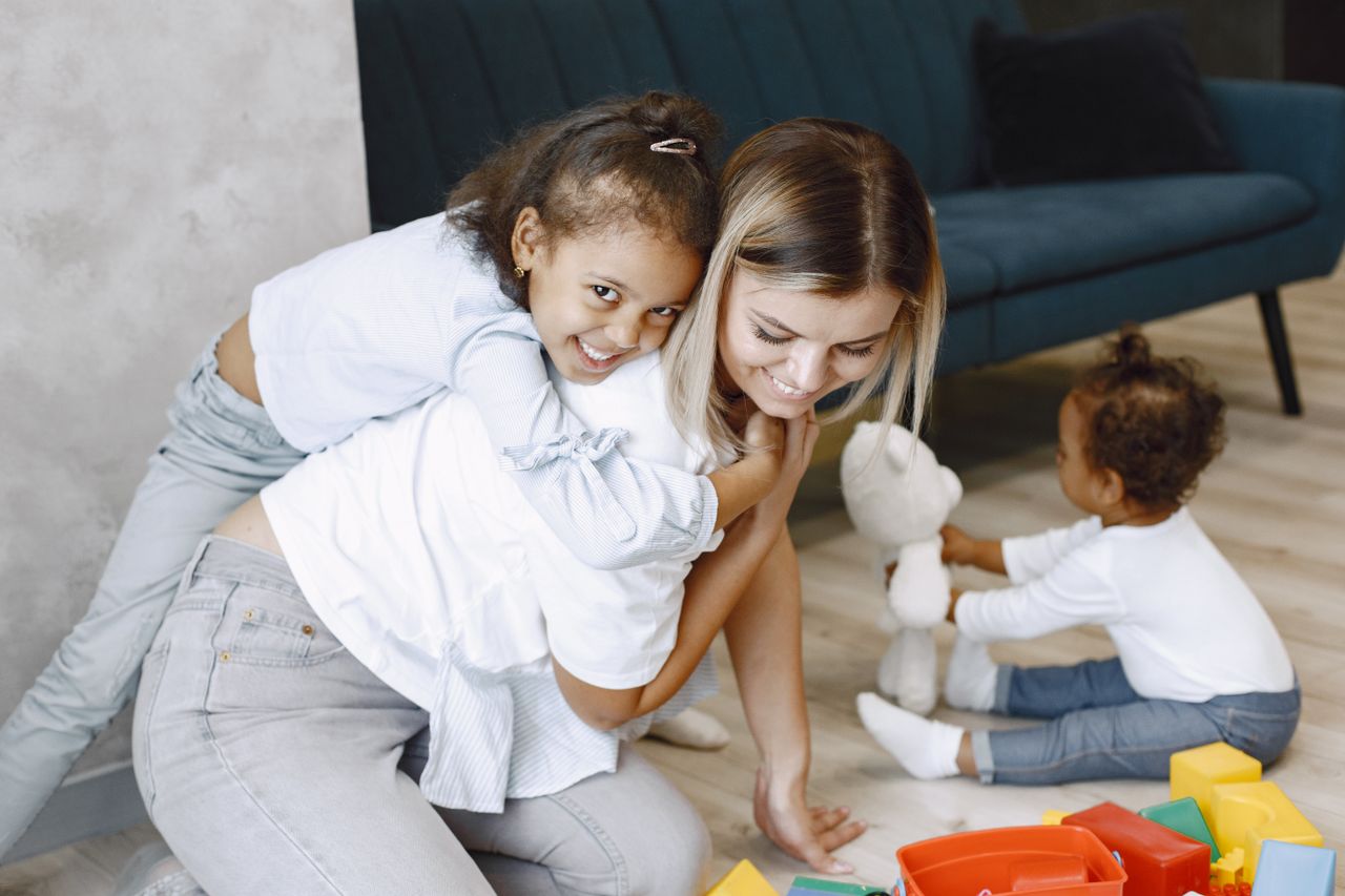 Cartable & Pyjama, le réseau qui vous aide à trouver une nounou à travers toute la France